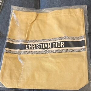 NWT Christian GWP Dior Limited Edition Tan Cotton Canvas Tote Bag w/ Navy Logo.